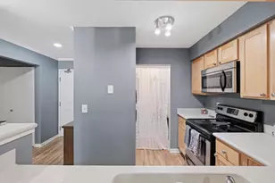 806 Kottke Dr, Madison, WI 53719 - Photo 4