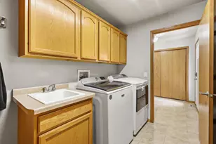 141 Shawn Ave, Arlington, WI 53911 - Photo 10