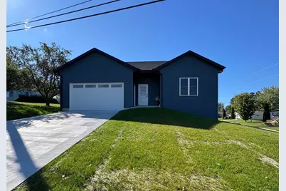 400 Hollander Street, Markesan, WI 53946 - Photo 1