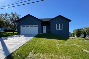 400 Hollander St, Markesan, WI 53946 - Photo 1