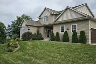 305 Ridgeview Ln, Columbus, WI 53925 - Photo 8