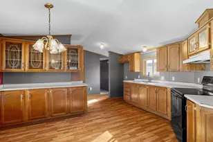 5 Beechwood Dr, Sheboygan, WI 53081 - Photo 8