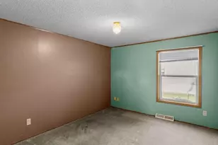 5 Beechwood Dr, Sheboygan, WI 53081 - Photo 12