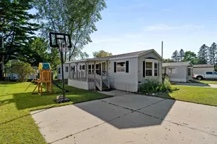 5 Beechwood Dr, Sheboygan, WI 53081 - Photo 18
