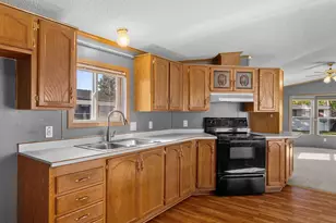 5 Beechwood Dr, Sheboygan, WI 53081 - Photo 10