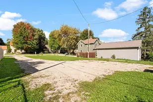 709 Beaver St, Beaver Dam, WI 53916 - Photo 36