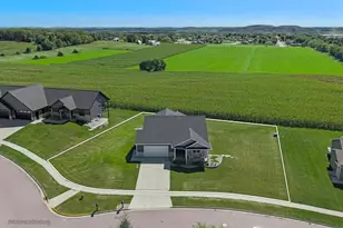 2070 Fawn Valley Ct, Reedsburg, WI 53959 - Photo 6