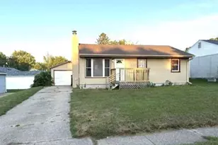 2015 Pioneer Dr, Beloit, WI 53511 - Photo 2