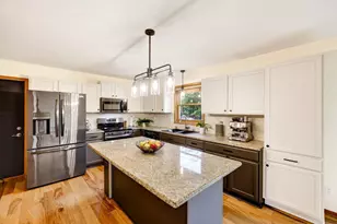7126 Timberwood Dr, Madison, WI 53719 - Photo 10