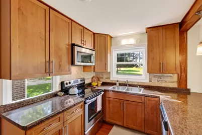 186 Hillcrest Circle, Sun Prairie, WI 53590 - Photo 14