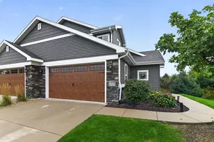6539 Cortland Pk Dr, DeForest, WI 53532 - Photo 2