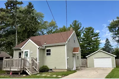 438 W Foster Street, Appleton, WI 54915 - Photo 1