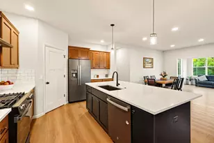 525 Fox Den Dr, Waunakee, WI 53597 - Photo 8