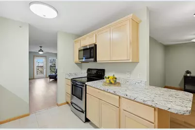 8206 Starr Grass Drive #204, Madison, WI 53719 - Photo 4