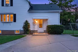 1126 W 6th Ave, Oshkosh, WI 54902 - Photo 4