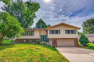 610 Walnut Grove Dr, Madison, WI 53717 - Photo 1