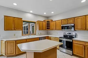 7473 Meadowrue Cir, Middleton, WI 53562 - Photo 12
