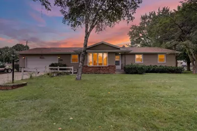 906 Nicolet Street, Janesville, WI 53546 - Photo 2