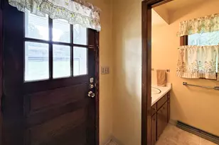 N93W25235 Crestwood Dr, Sussex, WI 53089 - Photo 14