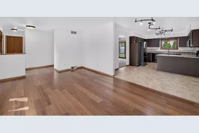 323 Santa Fe Trail, Waunakee, WI 53597 - Photo 6