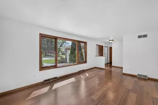 323 Santa Fe Trail, Waunakee, WI 53597 - Photo 4