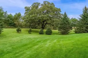 10413 N Harold Dr, Brooklyn, WI 53536 - Photo 6
