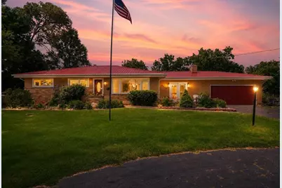 2400 W Avalon Road, Janesville, WI 53546 - Photo 2