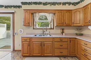 4117 Donald Dr, Madison, WI 53704 - Photo 8