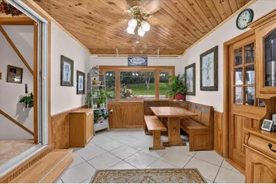825 W Happy Hollow Road, Janesville, WI 53546 - Photo 16