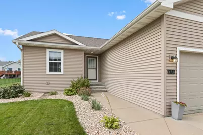 2102 Carl Avenue, Stoughton, WI 53589 - Photo 4