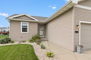 2102 Carl Ave, Stoughton, WI 53589 - Photo 4