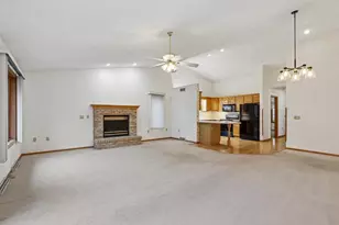 20 Village Homes Dr, Waunakee, WI 53597 - Photo 10