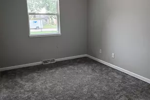2312 Skyline Dr, Beloit, WI 53511 - Photo 8