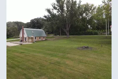 166 E 2nd Street, Marquette, WI 53947 - Photo 6