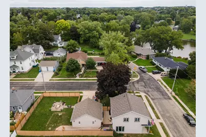 924 Cleveland Street, Watertown, WI 53098 - Photo 2