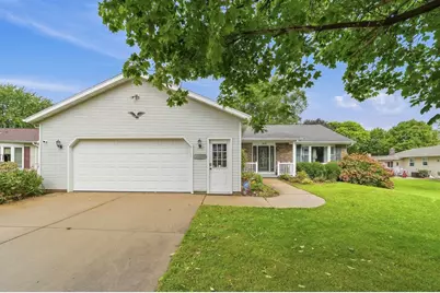 1030 S Georgetown Terrace, Beaver Dam, WI 53916 - Photo 2