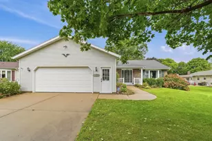 1030 S Georgetown Terrace, Beaver Dam, WI 53916 - Photo 2