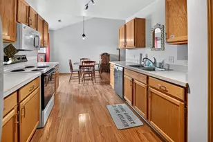 6633 Reston Heights Dr, Madison, WI 53718 - Photo 24