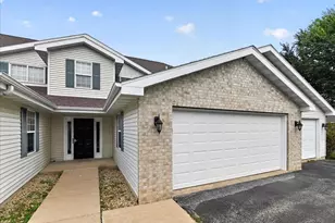 6633 Reston Heights Dr, Madison, WI 53718 - Photo 8