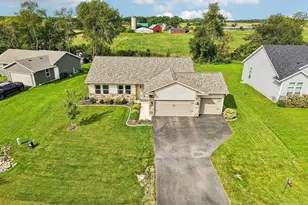 11311 N Ricky Rd, Edgerton, WI 53534 - Photo 2