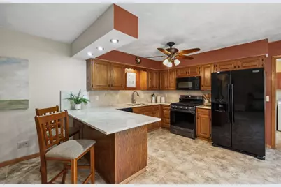479 Garfield Avenue, Janesville, WI 53536 - Photo 6