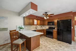 479 Garfield Ave, Janesville, WI 53536 - Photo 6