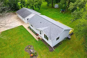 326 E Russell Rd, Janesville, WI 53545 - Photo 38