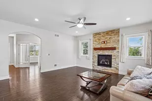 9902 Peach Leaf Ln, Middleton, WI 53562 - Photo 10