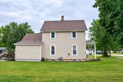 138 S Adams Street, South Beloit, IL 61080 - Photo 2