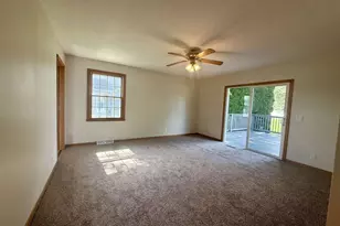 4333 Fieldcrest Dr, Janesville, WI 53546 - Photo 6