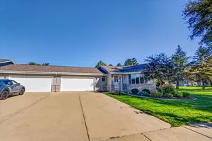 212 W Meadows Dr, Edgerton, WI 53534 - Photo 6