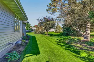 212 W Meadows Dr, Edgerton, WI 53534 - Photo 10