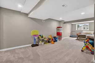 525 East St, Clinton, WI 53525 - Photo 30