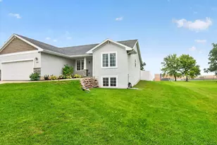 525 East St, Clinton, WI 53525 - Photo 4